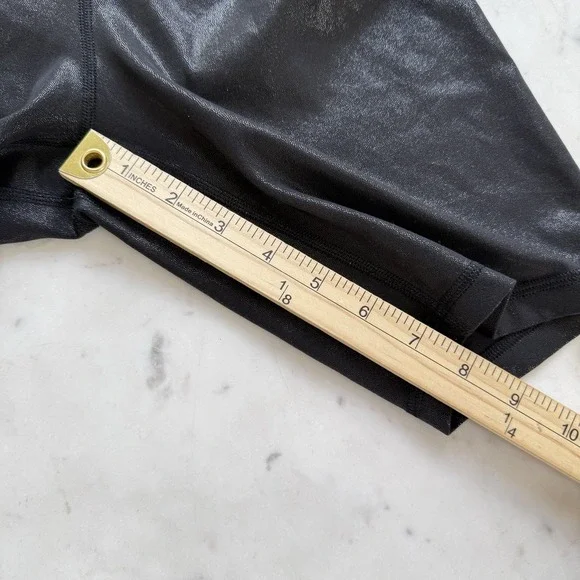 Lululemon Align High-Rise Short 8" Shine Radiate Foil Print Black Size 6 - Picture 6 of 8